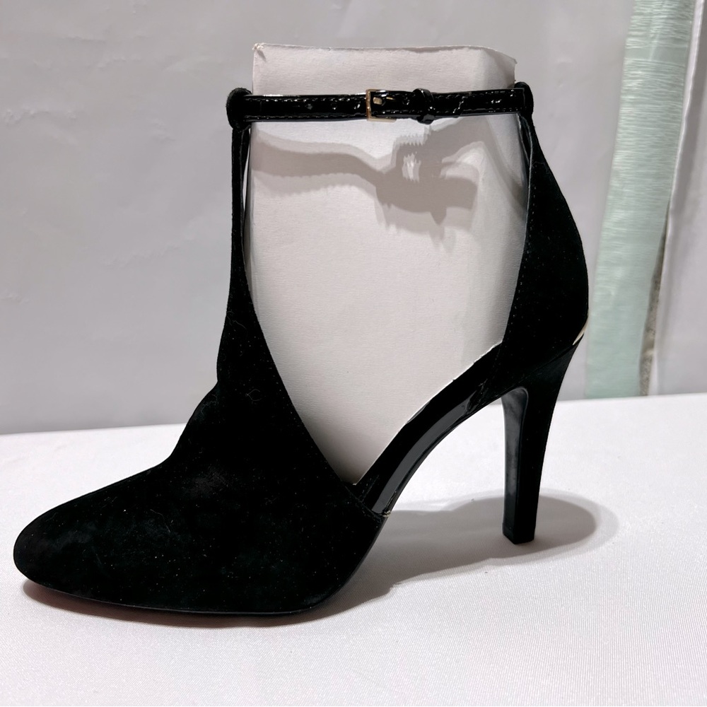 NWOT Calvin Klein Velvet Heel with Ankle Strap